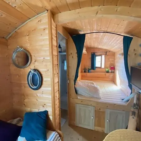 Roulotte 300 M De La Confort * Soulac-sur-Mer